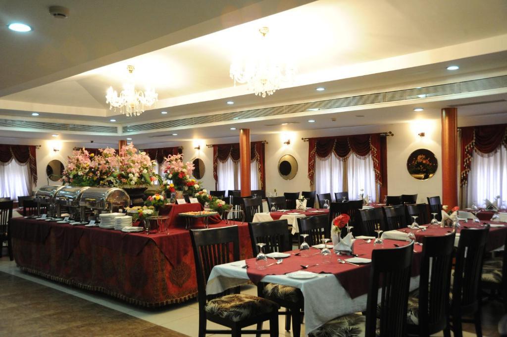 Hotel Treebo Crystal Castle Bengaluru Zewnętrze zdjęcie