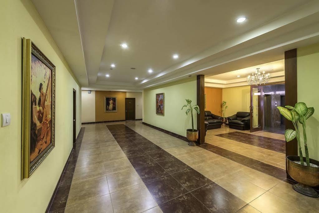 Hotel Treebo Crystal Castle Bengaluru Zewnętrze zdjęcie