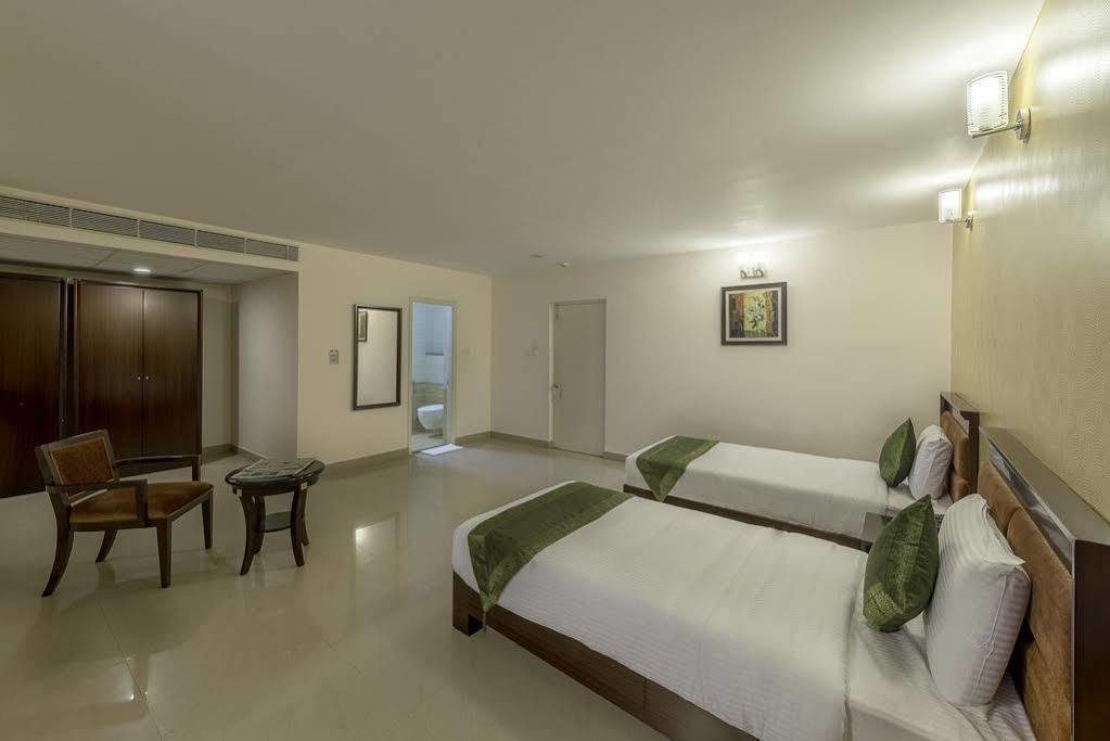 Hotel Treebo Crystal Castle Bengaluru Zewnętrze zdjęcie