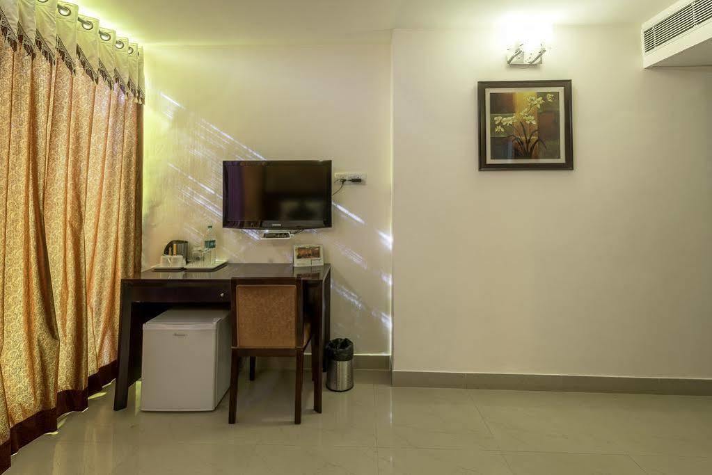Hotel Treebo Crystal Castle Bengaluru Zewnętrze zdjęcie