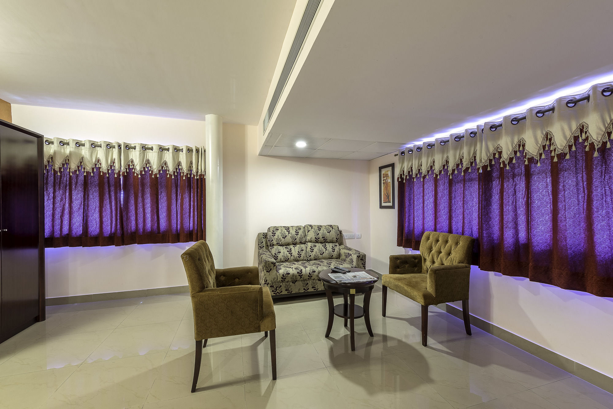 Hotel Treebo Crystal Castle Bengaluru Zewnętrze zdjęcie