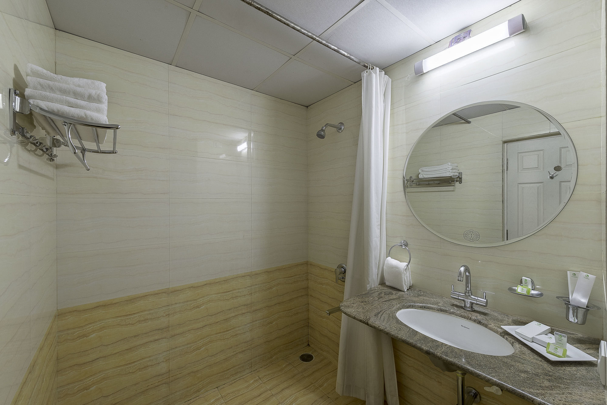 Hotel Treebo Crystal Castle Bengaluru Zewnętrze zdjęcie